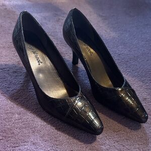 Easy Street Black Crocodile Pattern Heels